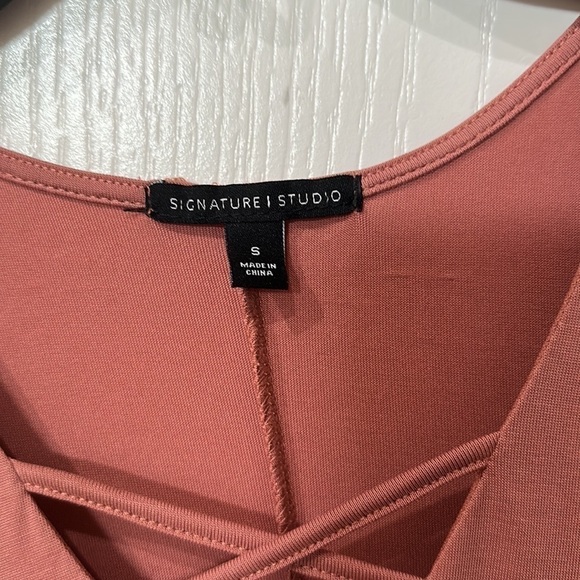 Signature, studio size S cold shoulder lace, neck, mauve dress NWT - Picture 2 of 6